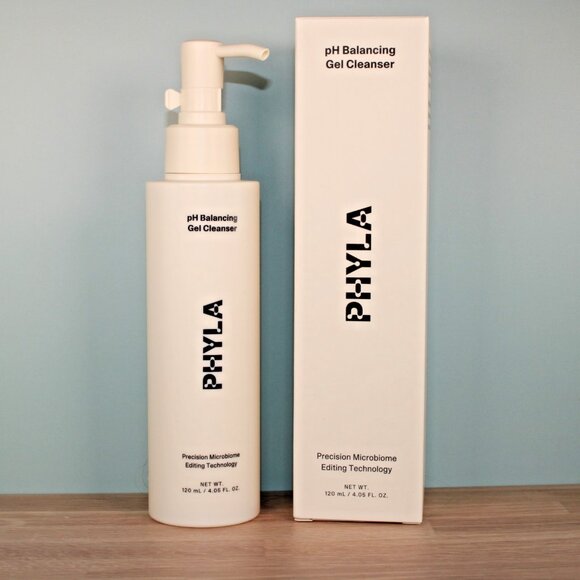 PHYLA pH Balancing Gel Face Cleanser For Pores, Acne, Blemishes, & Oiliness NIB - Picture 2 of 8